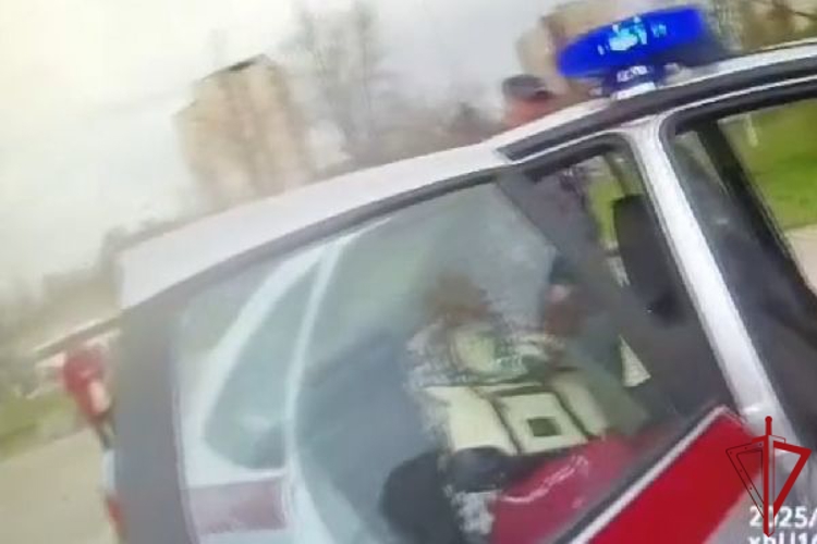В Кировском районе наряд вневедомственной охраны задержал рецидивистку, укравшую сумочку из квартиры
