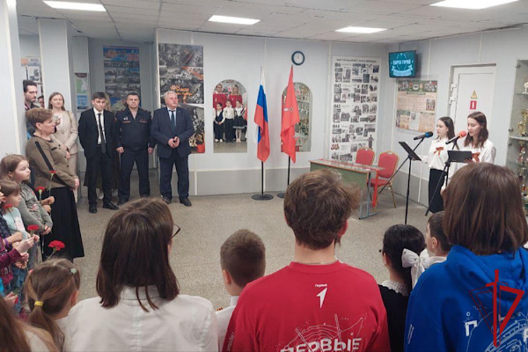 Представители вневедомственной охраны Росгвардии приняли участие в церемонии открытия «Парты героя»