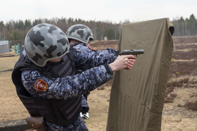 В Северо-Западном округе ВНГ РФ прошел очередной этап конкурса профессионального мастерства среди сотрудников групп задержания вневедомственной охраны