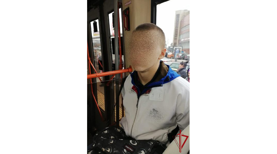 В Выборгском районе наряд Росгвардии задержал гражданина, выстрелившего из аэрозольного пистолета в лицо пассажирке трамвая