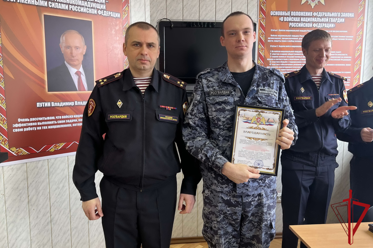 Личный состав роты по охране имущества физических и юридических лиц при транспортировке УВО поздравили с профессиональным праздником
