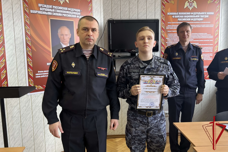 Личный состав роты по охране имущества физических и юридических лиц при транспортировке УВО поздравили с профессиональным праздником