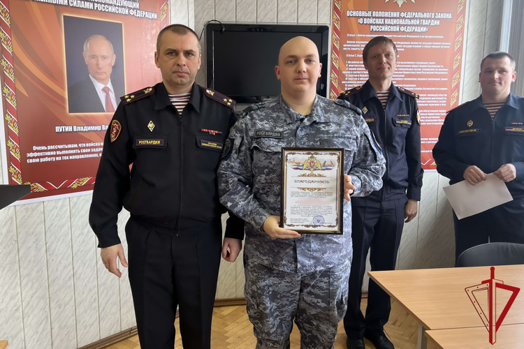 Личный состав роты по охране имущества физических и юридических лиц при транспортировке УВО поздравили с профессиональным праздником