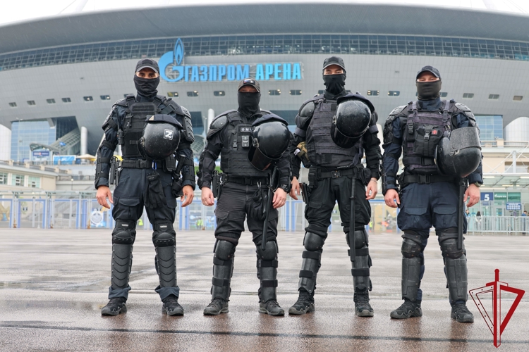 Подразделения Росгвардии обеспечили правопорядок при проведении Матча Легенд футбольного клуба «Зенит»