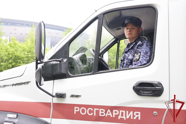Подразделения Росгвардии обеспечили правопорядок при проведении Матча Легенд футбольного клуба «Зенит»