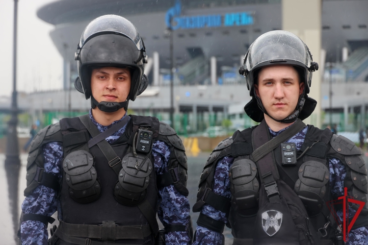 Подразделения Росгвардии обеспечили правопорядок при проведении Матча Легенд футбольного клуба «Зенит»