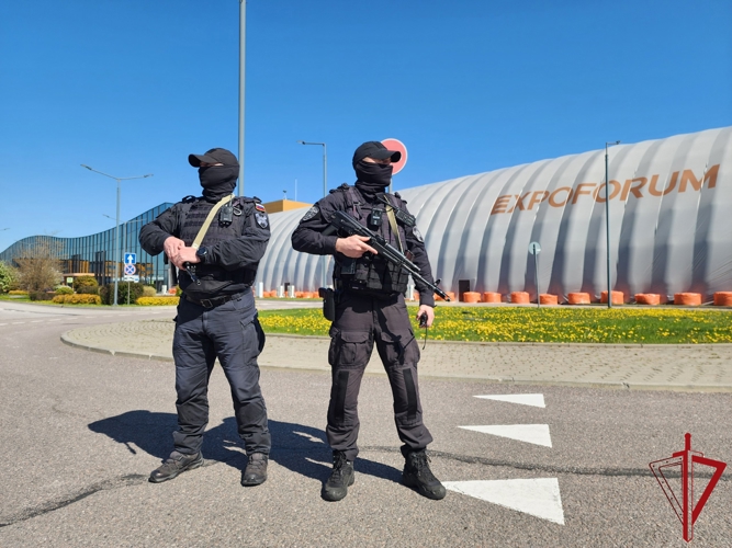 Росгвардия обеспечила безопасность XIII Петербургского международного юридического форума