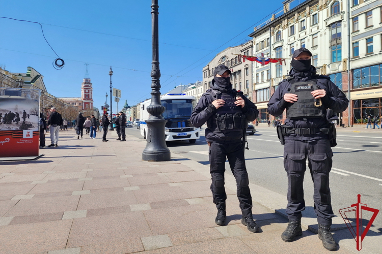 Сотрудники и военнослужащие Росгвардии приняли участие в обеспечении правопорядка при проведении первомайских мероприятий