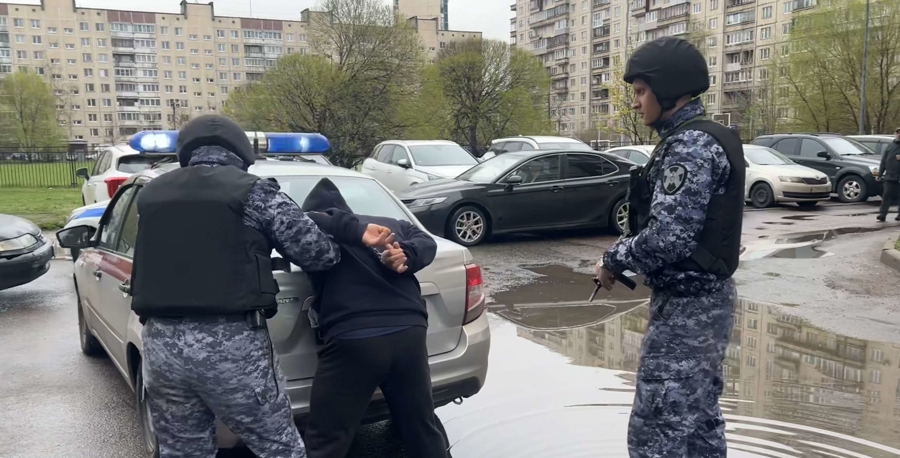 Сотрудники Росгвардии приняли участие в антитеррористических учениях на территории образовательных учреждений