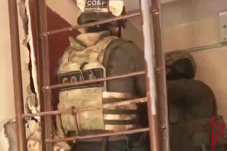 При содействии СОБР Росгвардии задержан подозреваемый в оправдании и пропаганде терроризма