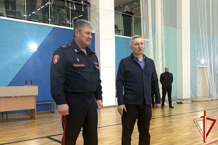 Команды ГУ Росгвардии и Герценовского университета провели товарищеский футбольный матч, посвященный 80-летию Великой Победы