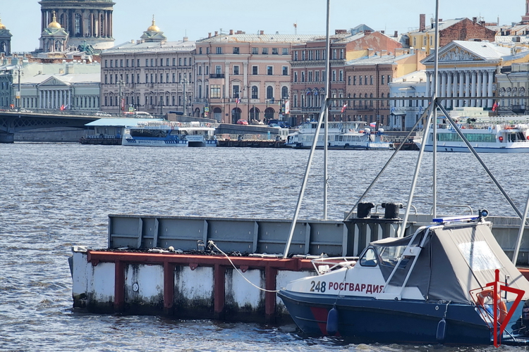 Сотрудники и военнослужащие Росгвардии приняли участие в обеспечении правопорядка при проведении первомайских мероприятий