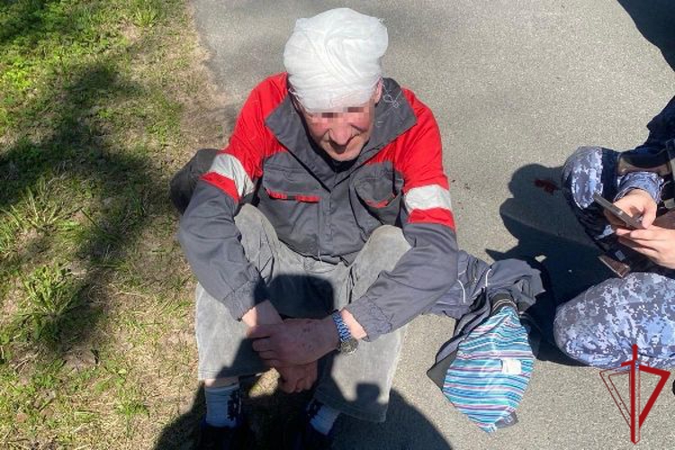 В Курортном районе сотрудники Росгвардии оказали доврачебную помощь мужчине, которому внезапно стало плохо на улице