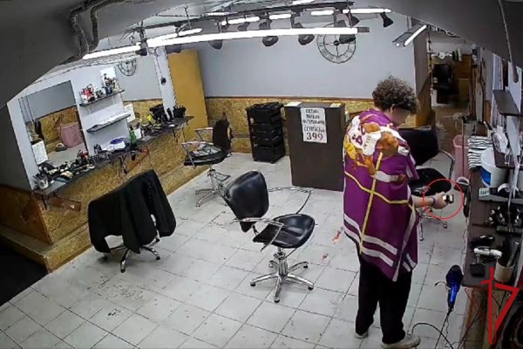 Наряд Росгвардии задержал правонарушителя, проникшего в парикмахерскую через разбитое окно