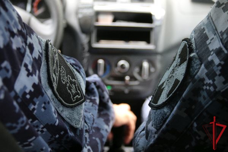 В Ленобласти наряд Росгвардии задержал разыскиваемого рецидивиста, совершившего кражу велосипеда