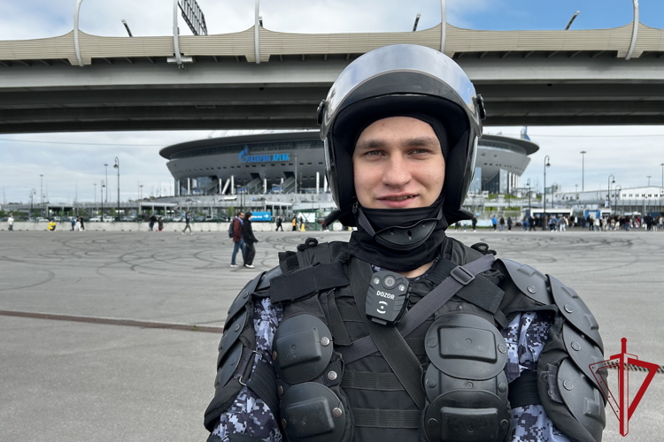 Росгвардия обеспечила общественный порядок и безопасность при проведении футбольного матча РПЛ
