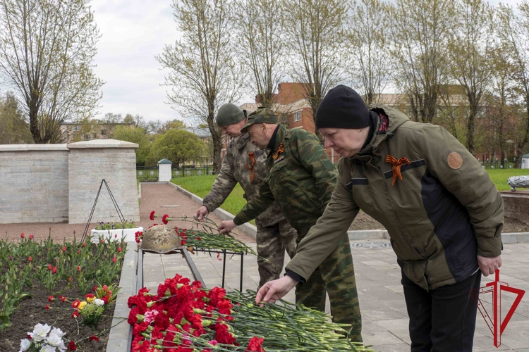 В Санкт-Петербурге сотрудники Росгвардии приняли участие в автопробеге "Марш памяти по Зеленому поясу славы"