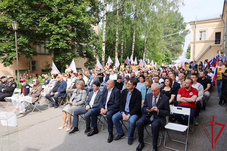 В Санкт-Петербурге росгвардейцы награждены за вклад в донорское движение