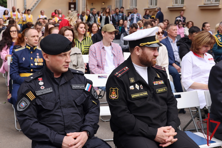 В Санкт-Петербурге росгвардейцы награждены за вклад в донорское движение