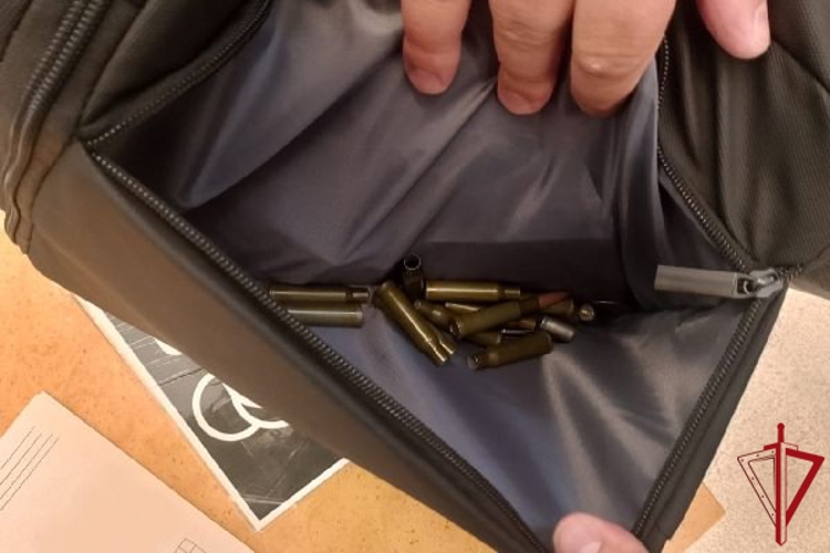Сотрудники Росгвардии задержали посетителя Эрмитажа, в рюкзаке которого был обнаружен боеприпас для стрелкового оружия
