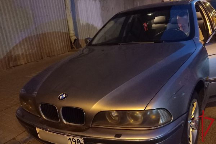В Адмиралтейском районе наряд Росгвардии обнаружил разыскиваемый автомобиль, на котором скрылись лица, избившие мужчину