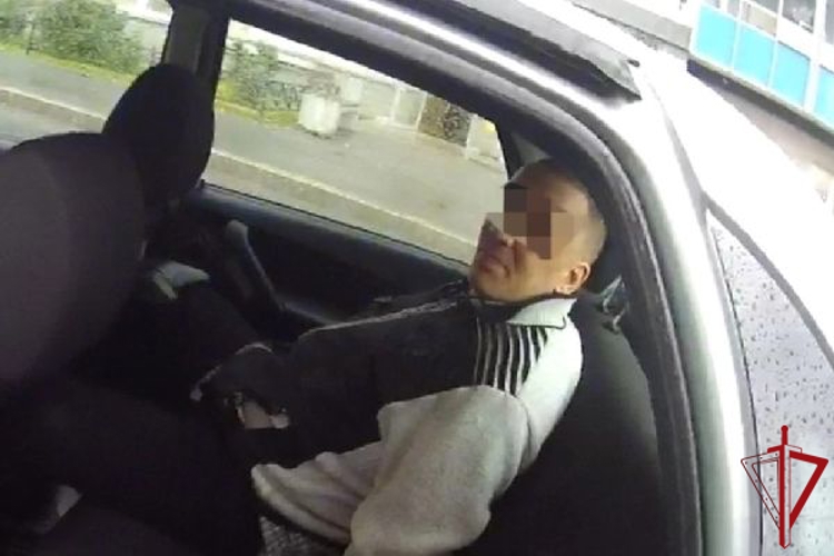 В Красногвардейском районе наряд Росгвардии задержал правонарушителя, размахивавшего пистолетом в отделении банка