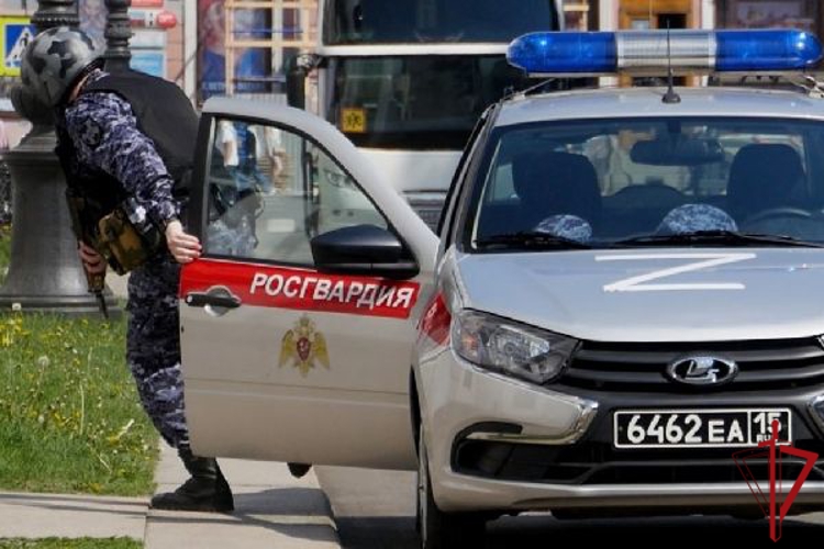 В Центральном районе сотрудники Росгвардии задержали грабителей, один из которых нанес ножевое ранение работнику супермаркета