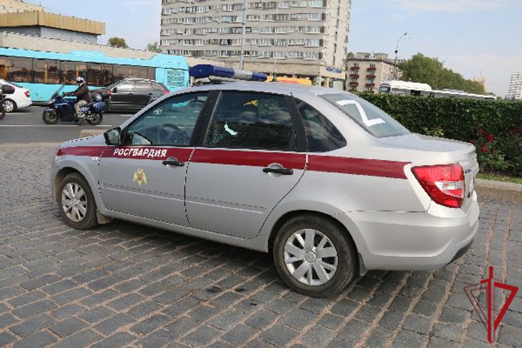 Во Фрунзенском районе наряд Росгвардии задержал двух граждан, пытавшихся скрыться с упавшим на землю БПЛА