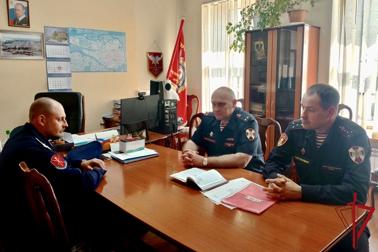 В Санкт-Петербурге представители Росгвардии провели встречу с заместителем атамана Северо-Западного казачьего войска