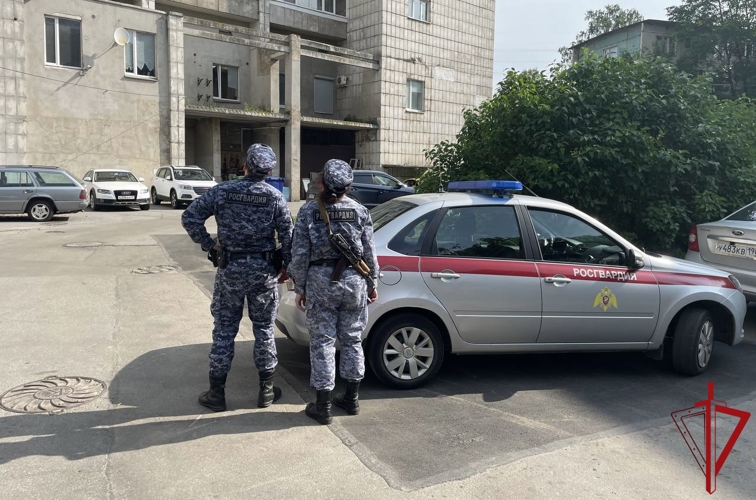 В Невском районе сотрудники Росгвардии спасли девушку от необдуманного поступка после ссоры
