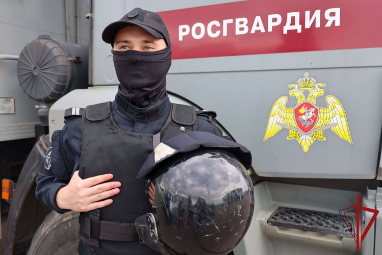 Сотрудники ГУ Росгвардии приняли участие в обеспечении правопорядка при проведении международного футбольного матча