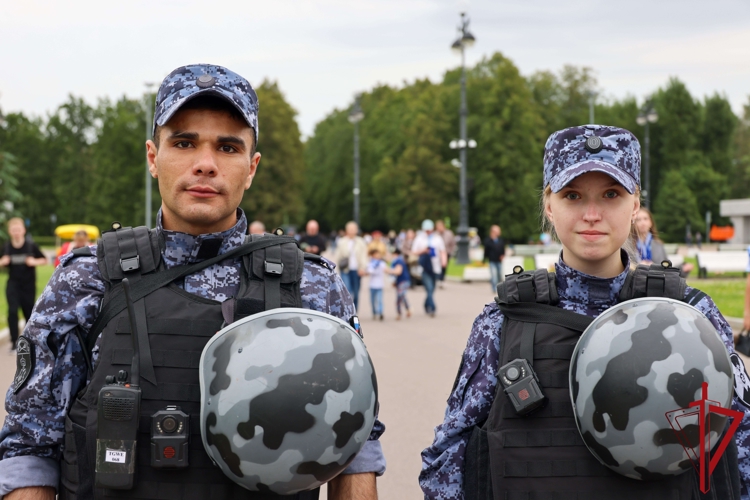 Сотрудники ГУ Росгвардии приняли участие в обеспечении правопорядка при проведении международного футбольного матча