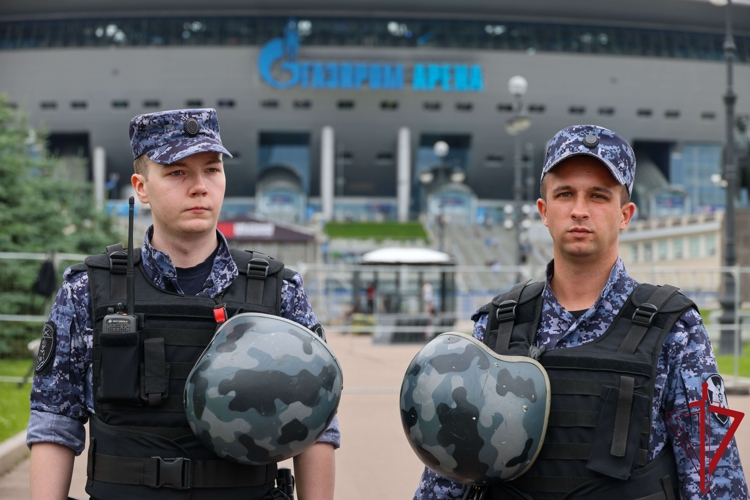 Сотрудники ГУ Росгвардии приняли участие в обеспечении правопорядка при проведении международного футбольного матча