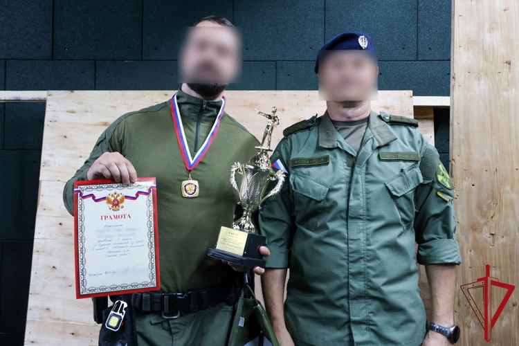 В петербургском СОБР "Гранит" Росгвардии прошли соревнования по стрельбе памяти лейтенанта милиции Владимира Нестерова