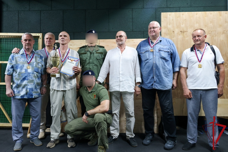 В петербургском СОБР "Гранит" Росгвардии прошли соревнования по стрельбе памяти лейтенанта милиции Владимира Нестерова