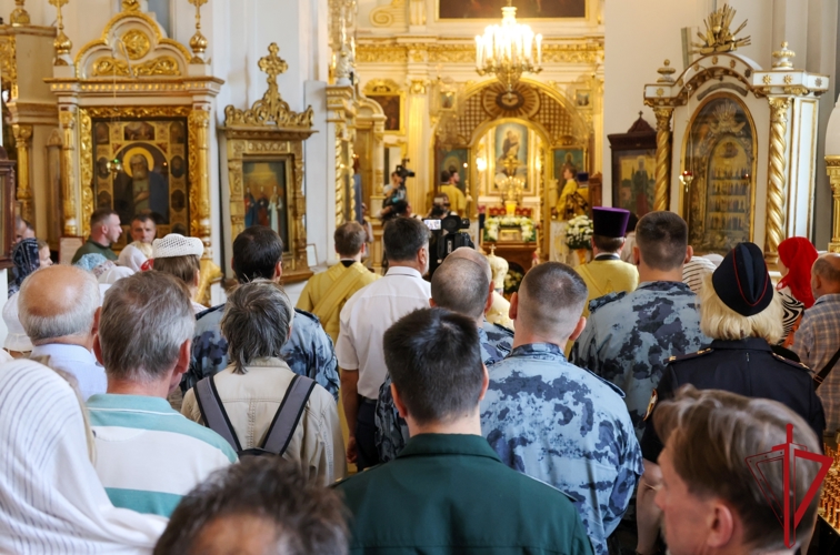 В Санкт-Петербурге представители ГУ Росгвардии приняли участие в праздничных мероприятиях, посвященных Дню Крещения Руси