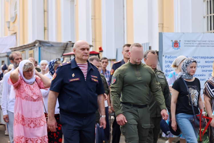 В Санкт-Петербурге представители ГУ Росгвардии приняли участие в праздничных мероприятиях, посвященных Дню Крещения Руси