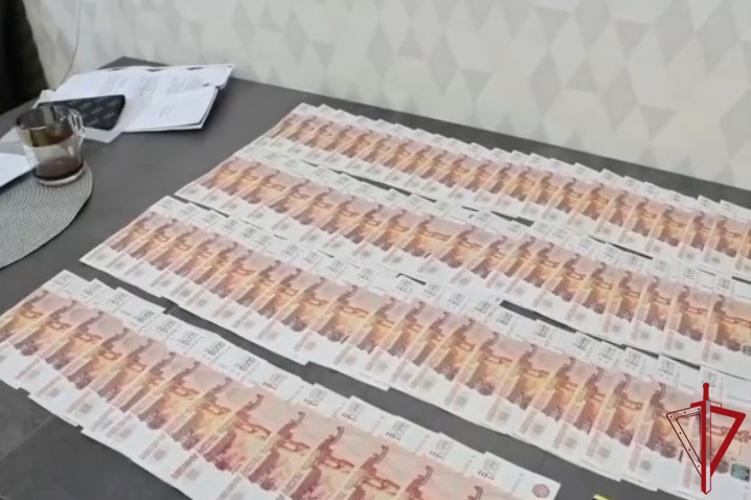 В Ленинградской области сотрудники Росгвардии оказали содействие полиции в пресечении деятельности по незаконной легализации мигрантов