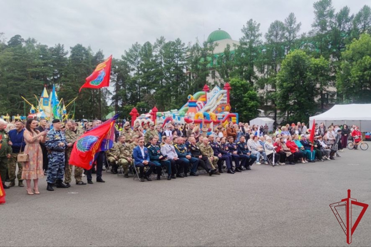 В Ленинградской области представители ОМОН «Балтика» Росгвардии приняли участие в патриотическом фестивале