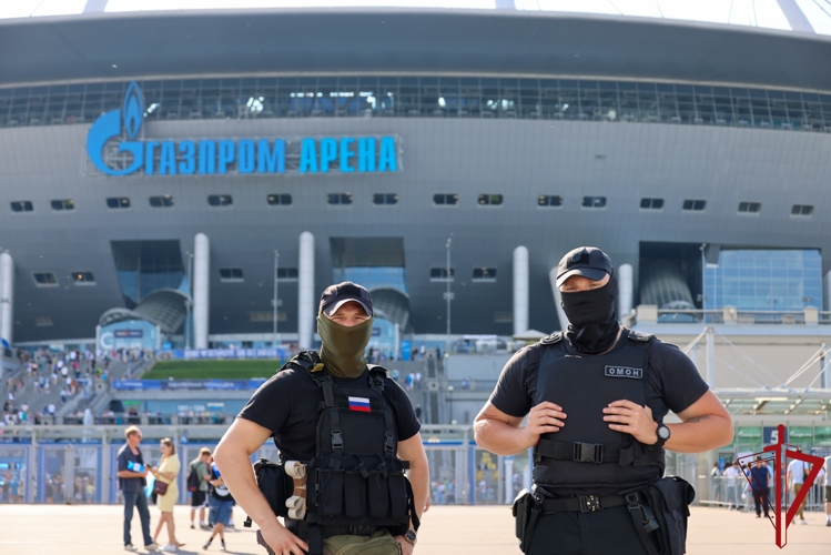 Сотрудники и военнослужащие Росгвардии приняли участие в обеспечении правопорядка во время футбольного матча РПЛ