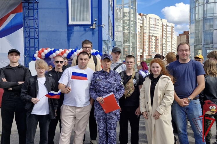 Росгвардейцы приняли участие в мероприятиях, приуроченных ко Дню Государственного флага РФ