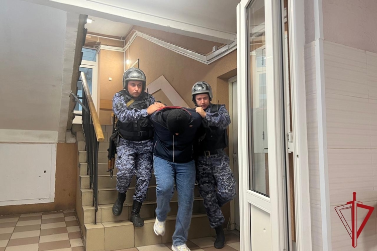 Сотрудники Росгвардии приняли участие во всероссийских учениях на территориях школ