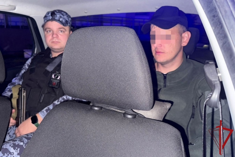 В Красногвардейском районе наряд вневедомственной охраны задержал хулиганов, устроивших погром в торговом павильоне