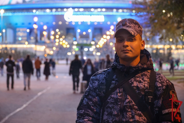 Сотрудники и военнослужащие Росгвардии обеспечили правопорядок во время футбольного матча Кубка России