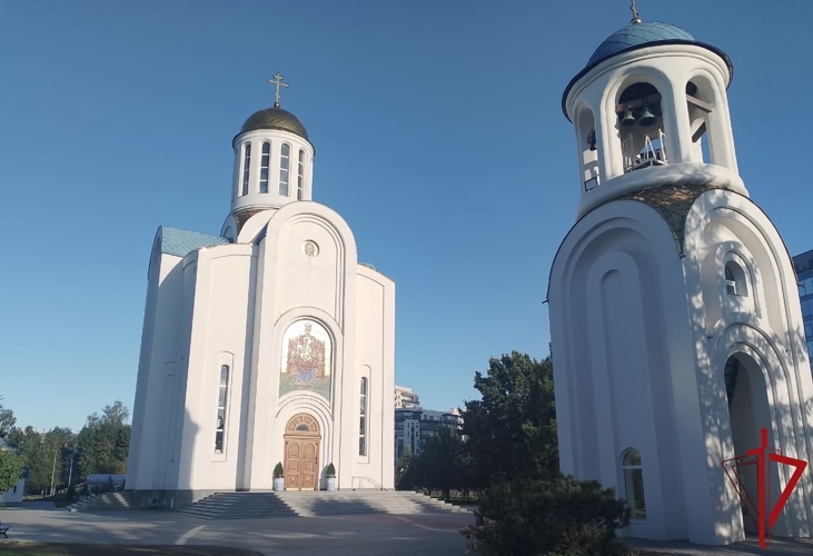 В Санкт-Петербурге представители Росгвардии почтили память жертв терроризма у памятника «Детям Беслана»