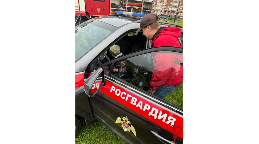 В Красногвардейском районе представители Росгвардии приняли участие в Большом семейном фестивале