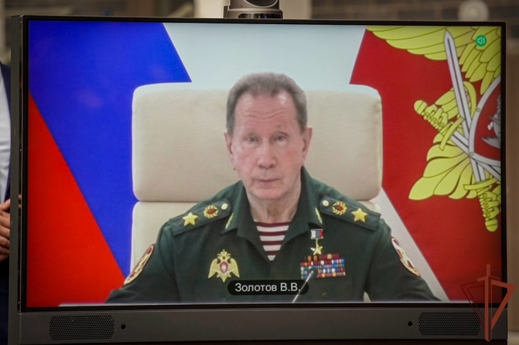 В Санкт-Петербурге росгвардейцам вручили ключи от новых квартир