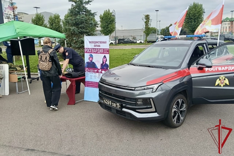 В Санкт-Петербурге представители Росгвардии приняли участие в мероприятиях, направленных на популяризацию службы