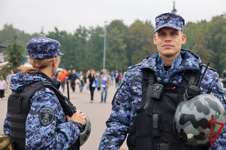 Cотрудники и военнослужащие Росгвардии приняли участие в обеспечении правопорядка во время футбольного матча РПЛ