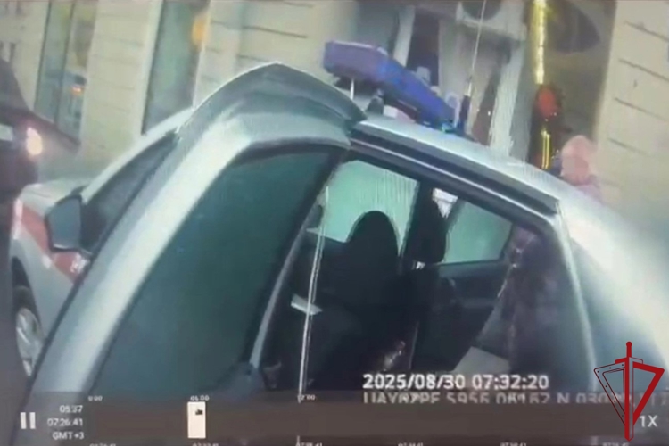 В Центральном районе сотрудники Росгвардии задержали правонарушителя, угрожавшего расправой работнице ресторана